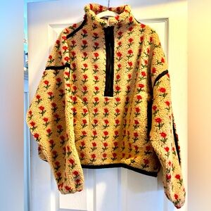 Super cute Mystic Rose Sherpa quarter zip